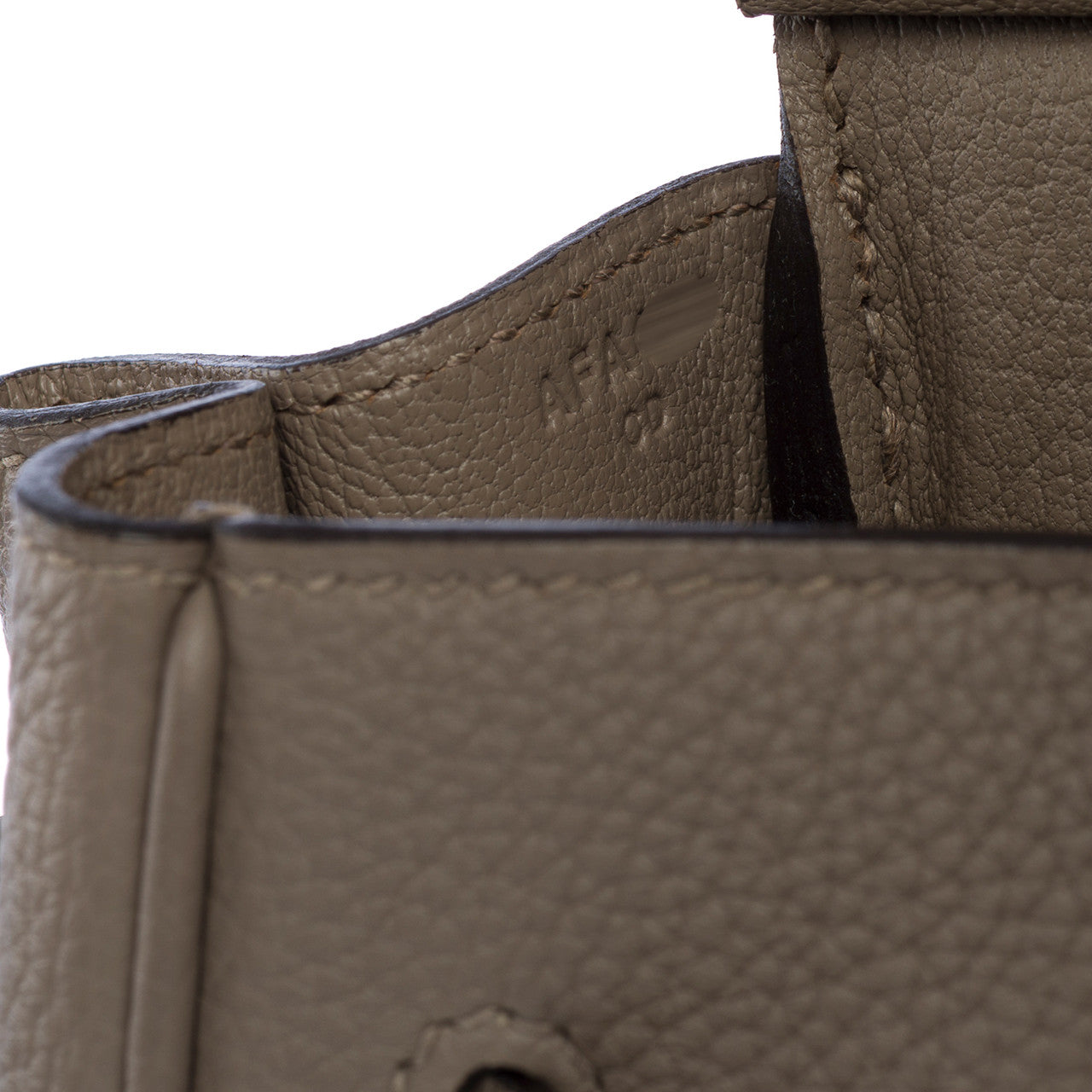 Etoupe Hermès Birkin Togo en métal doré 35